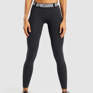 Black seamless gymshark leggings.